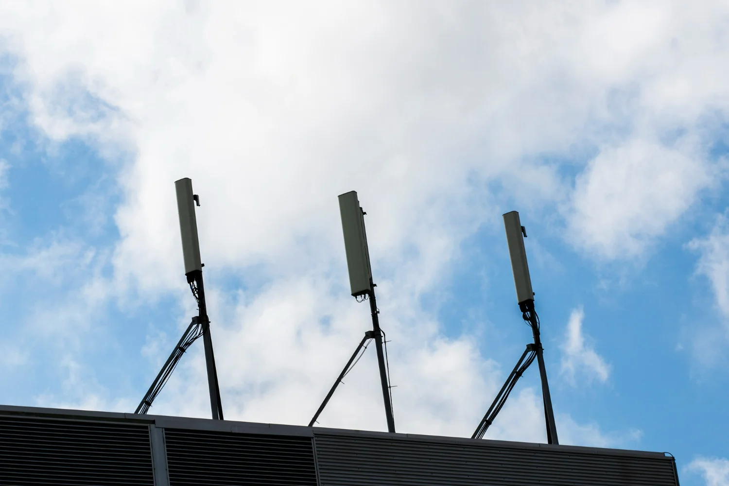 실시간 위치 정보와 고효율 데이터 통신 시스템 참고 이미지