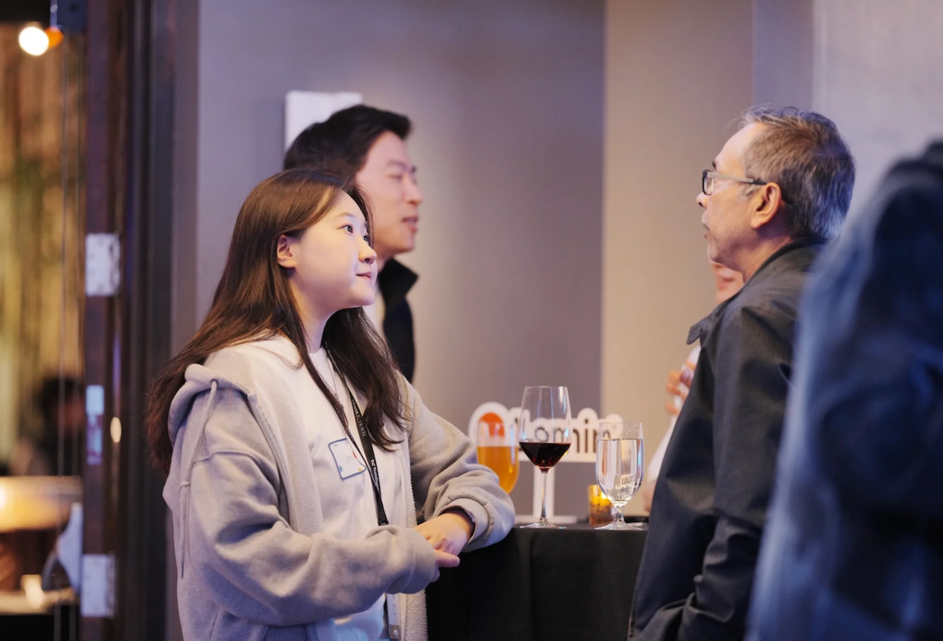 마케팅 에이전시와 대화를 나누는 구민성 PO.