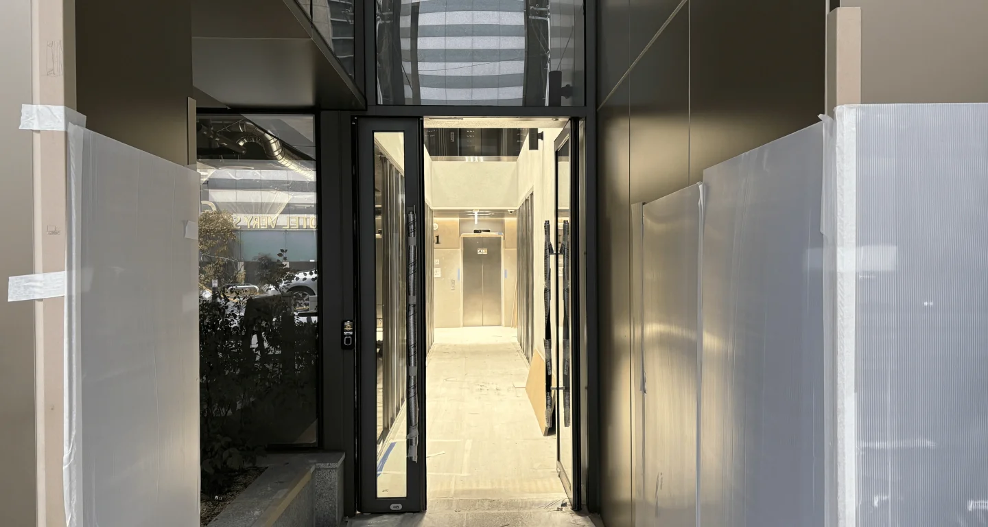 오피스B 역삼2호점 외관 공사 현장