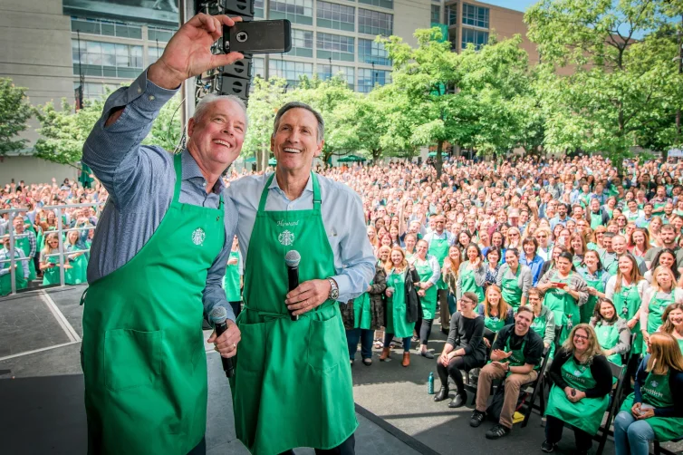 스타벅스 전 CEO 하워드 슐츠