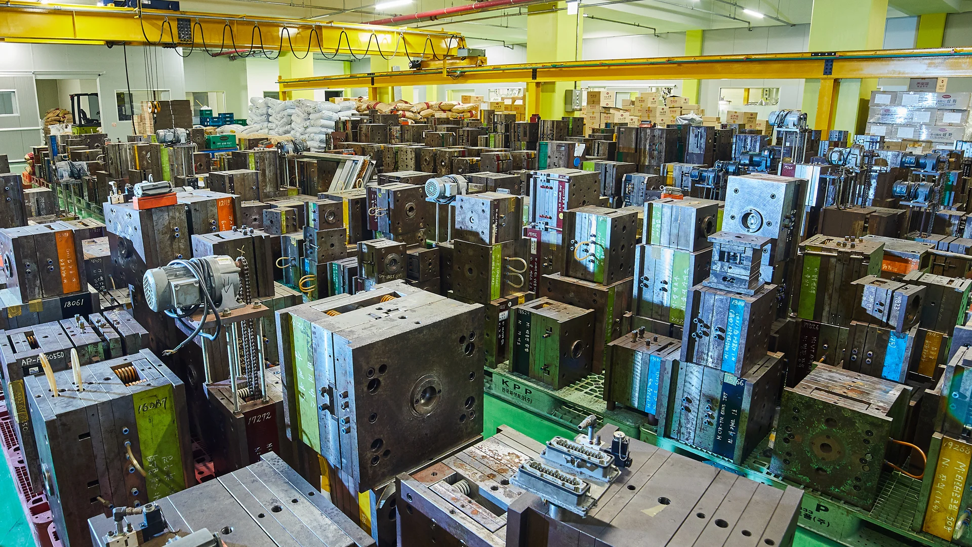 화장품 용기사 프리몰드 보관 사진