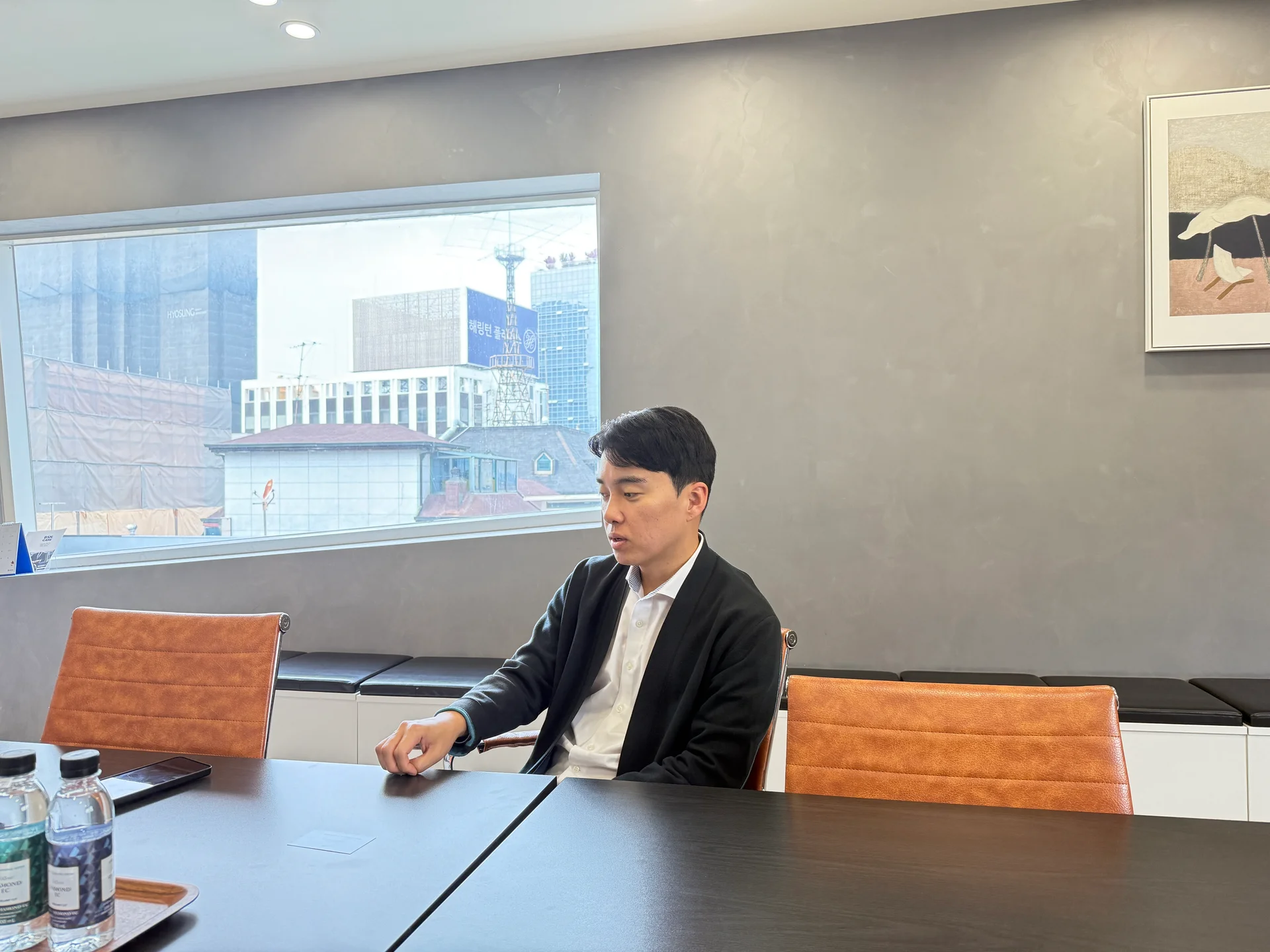 인터뷰중인 BSN 그룹 김윤수 대표