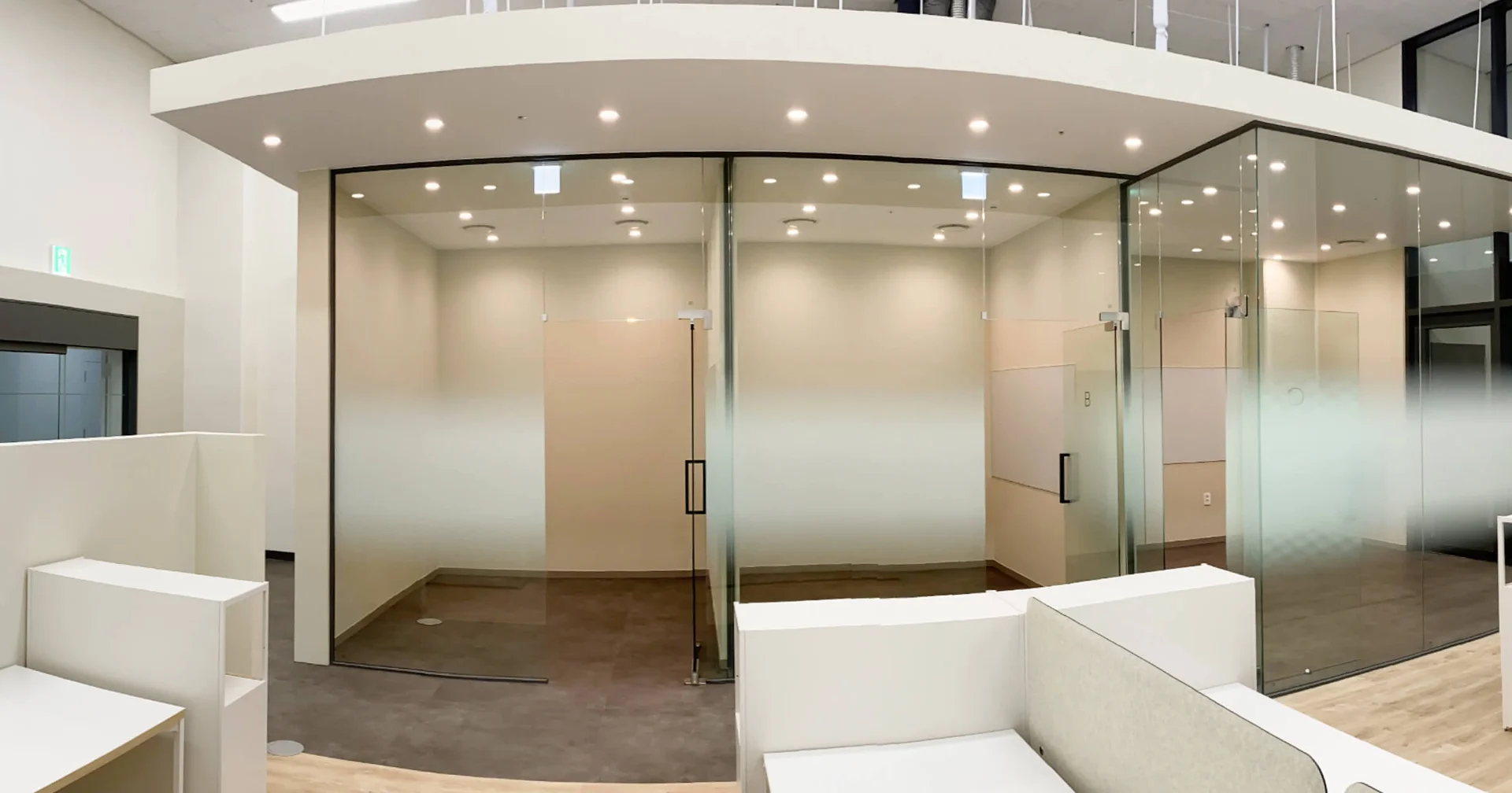 하우엔지니어링 회의실2