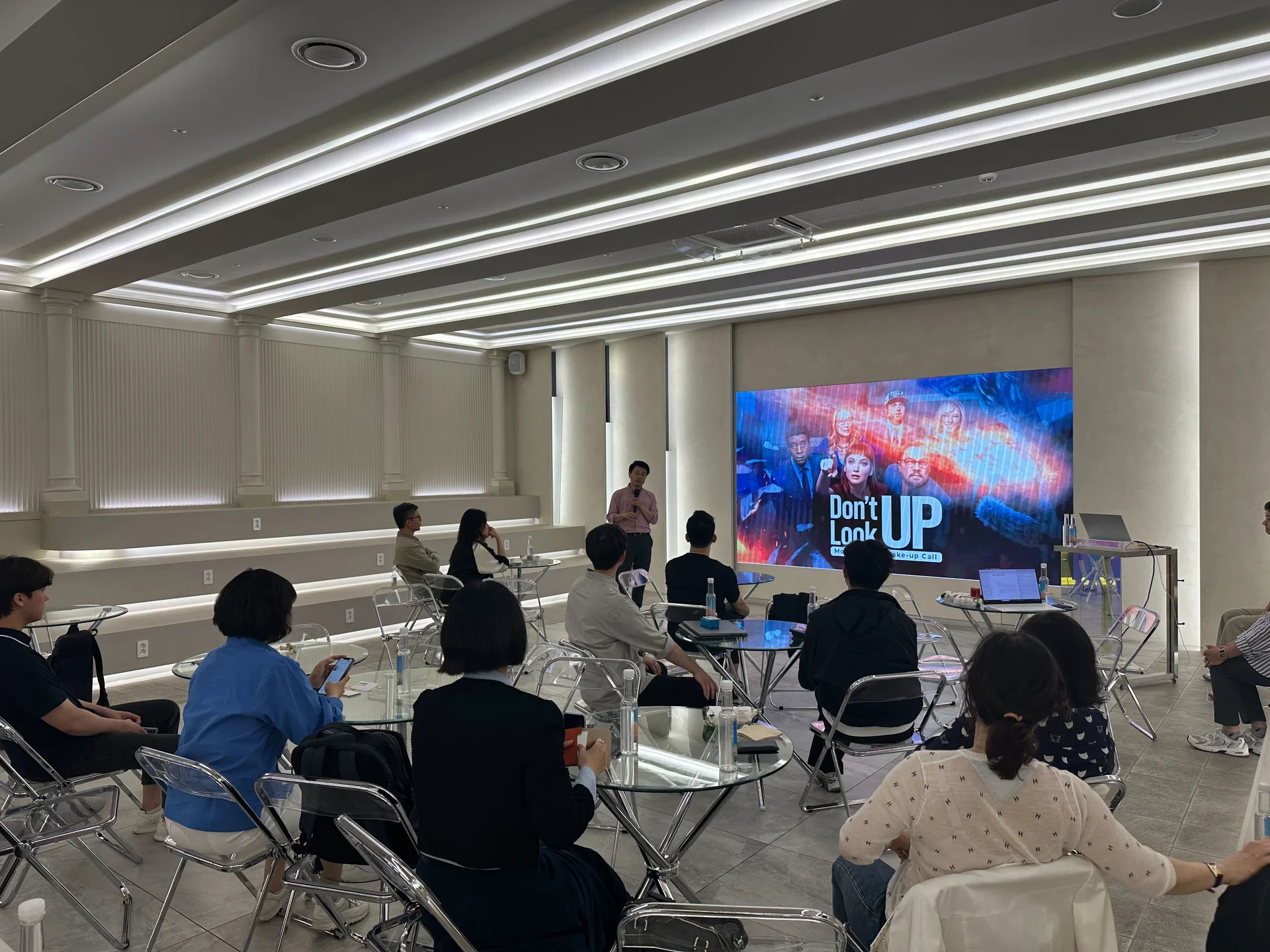 CLE-T 모임에서 자라코리아 이봉진 전 대표가 발표하는 모습