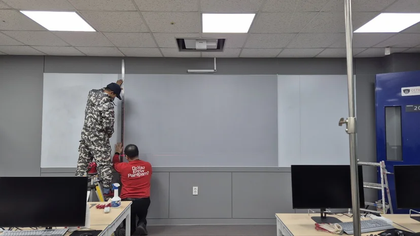 간편하게 설치가 끝나는 스크린 페인트 시트지