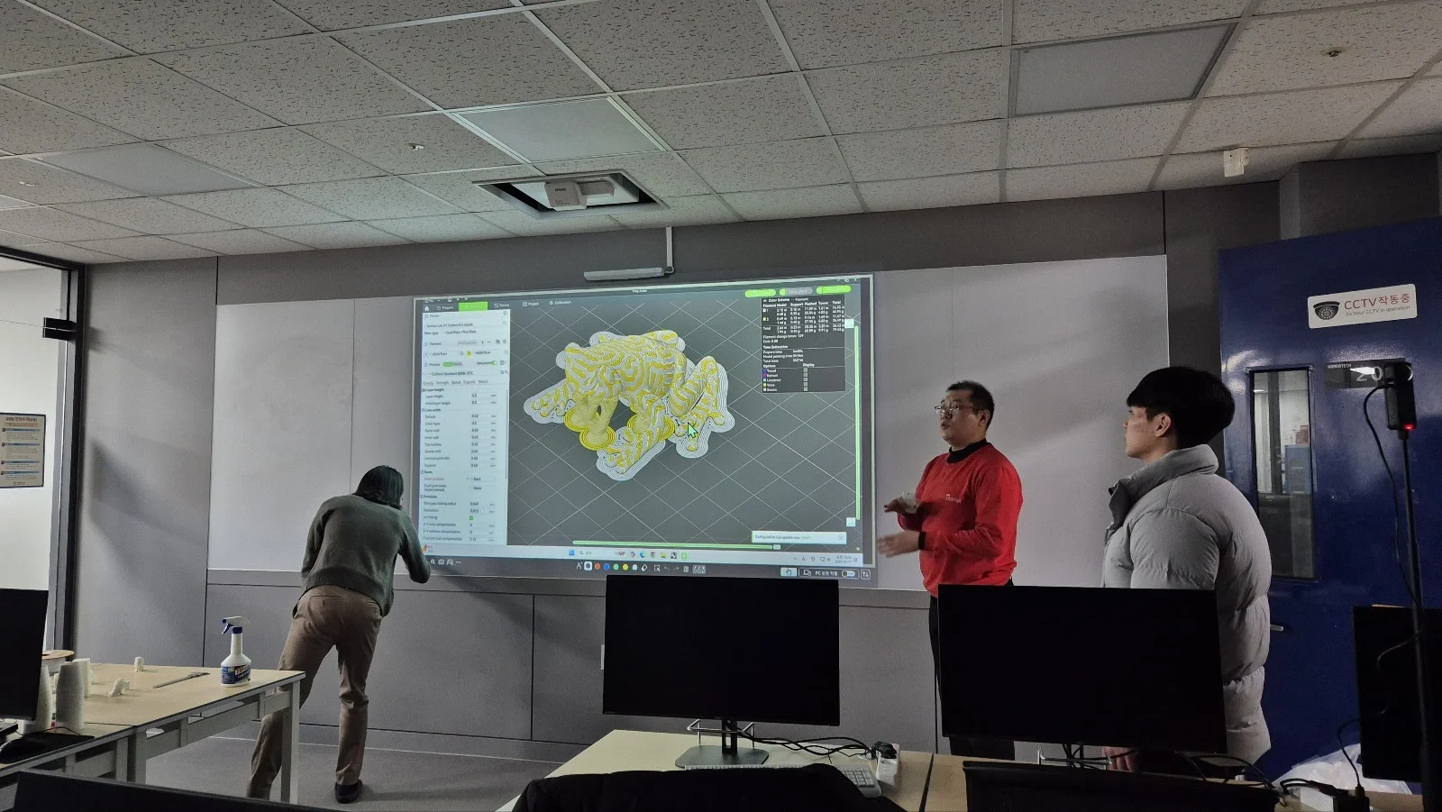 선명도와 명암비가 개선된 빔프로젝션