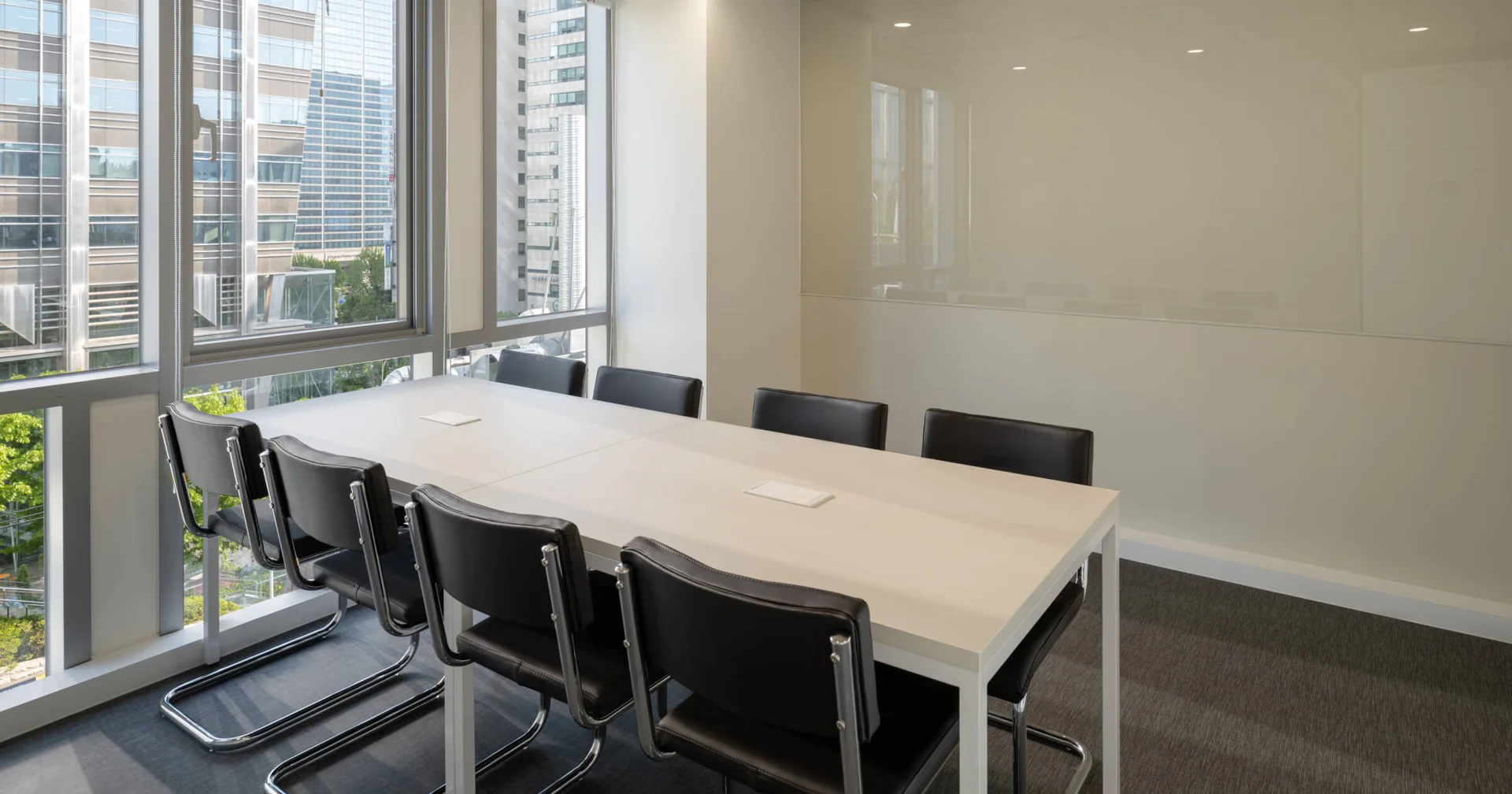 오피스B 회의실