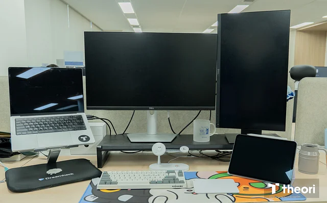 Dreamhack Dev 팀 개발자 Bukto 책상