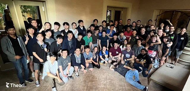 DEF CON 31 CTF가 끝난 후 모인 MMM 멤버들