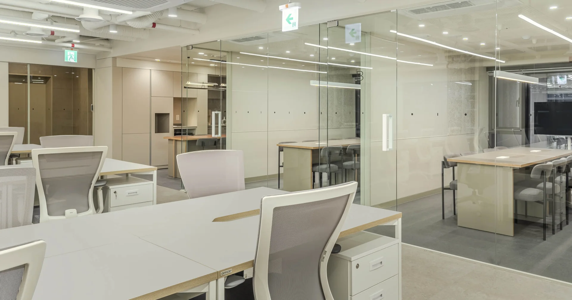 오피스B 역삼 2호점 회의실 2개+휴게공간