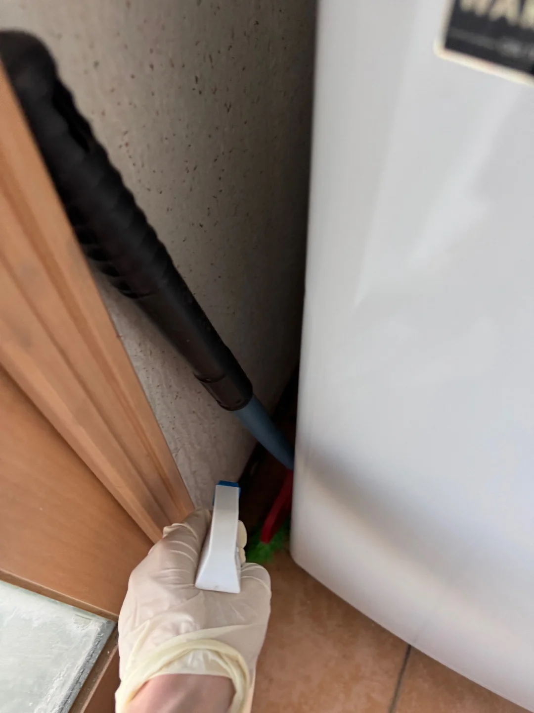 바퀴벌레 약품 분무