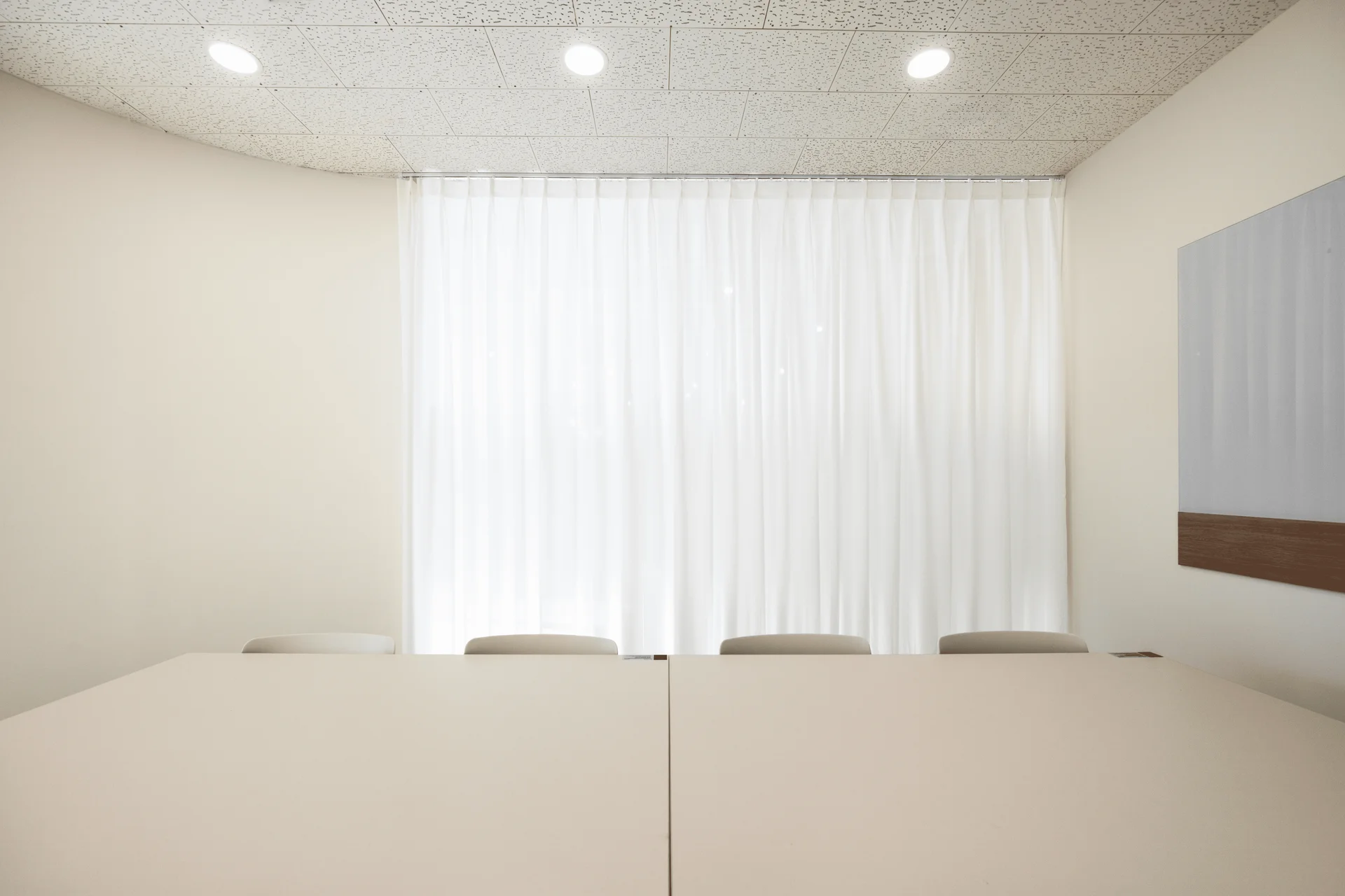 오픈리서치 사무실 인테리어 회의실 커튼