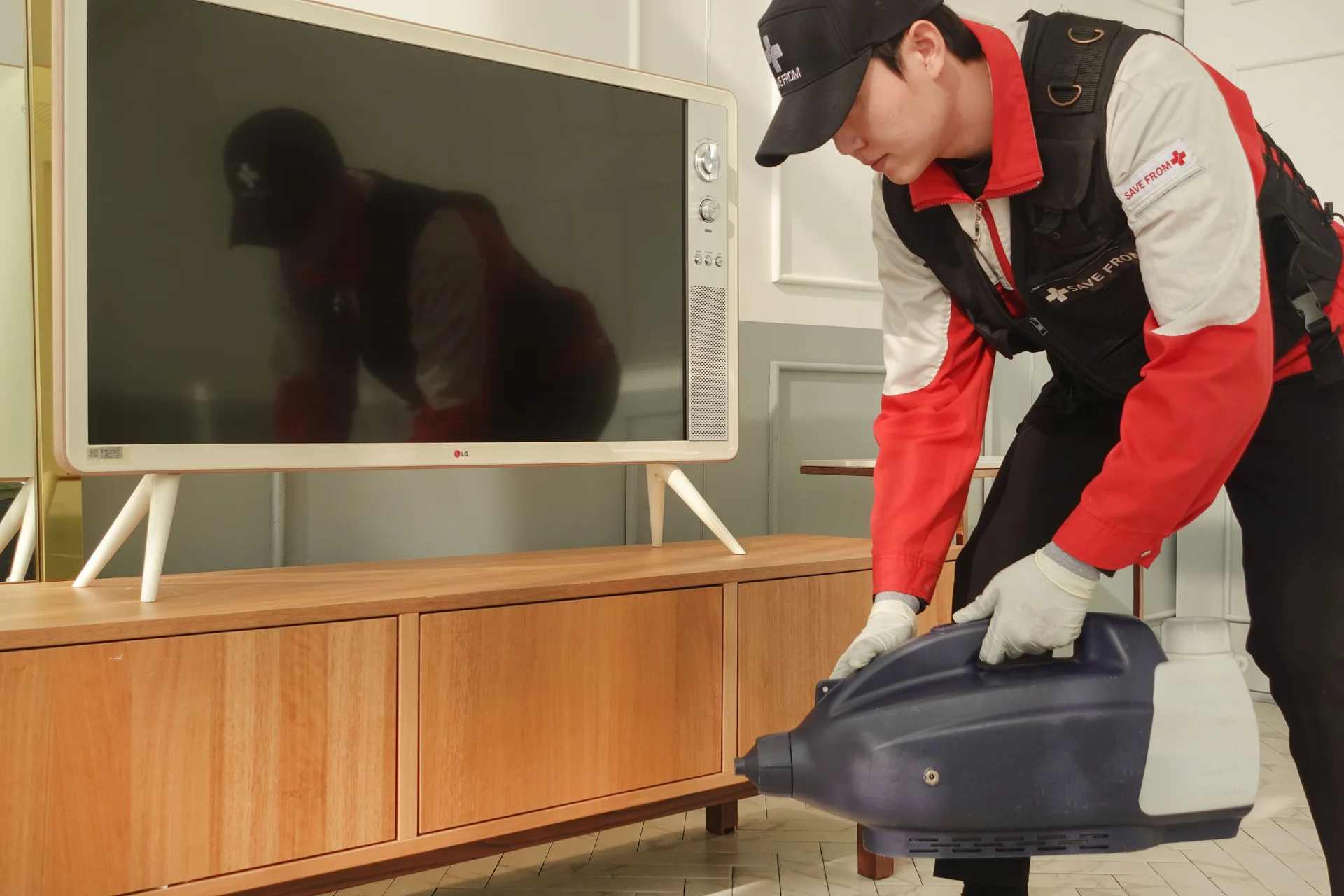 약품을 분무하여 소독