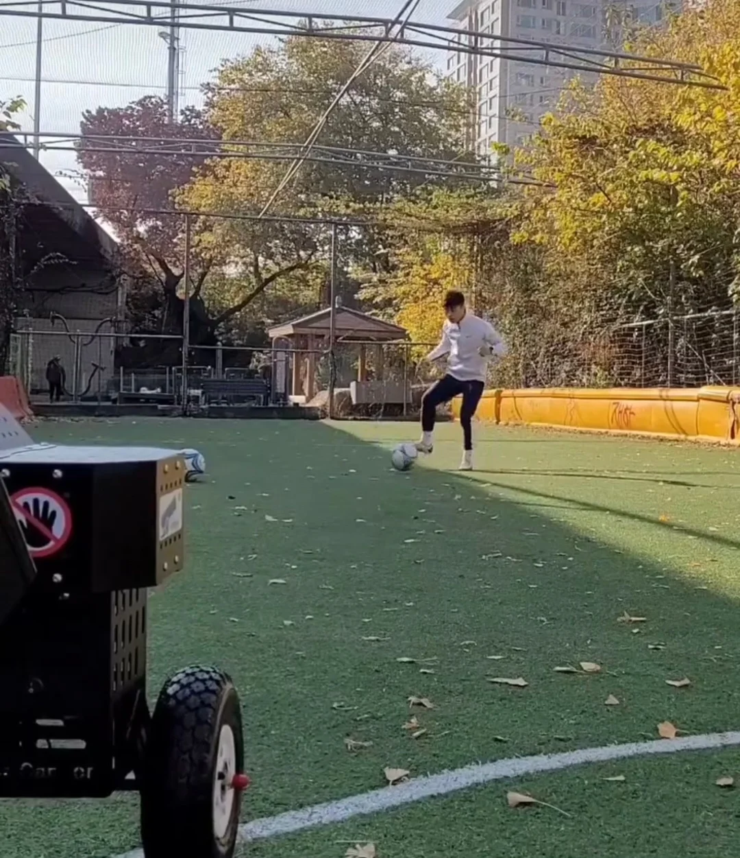 축구공발사기를 활용한 축구훈련