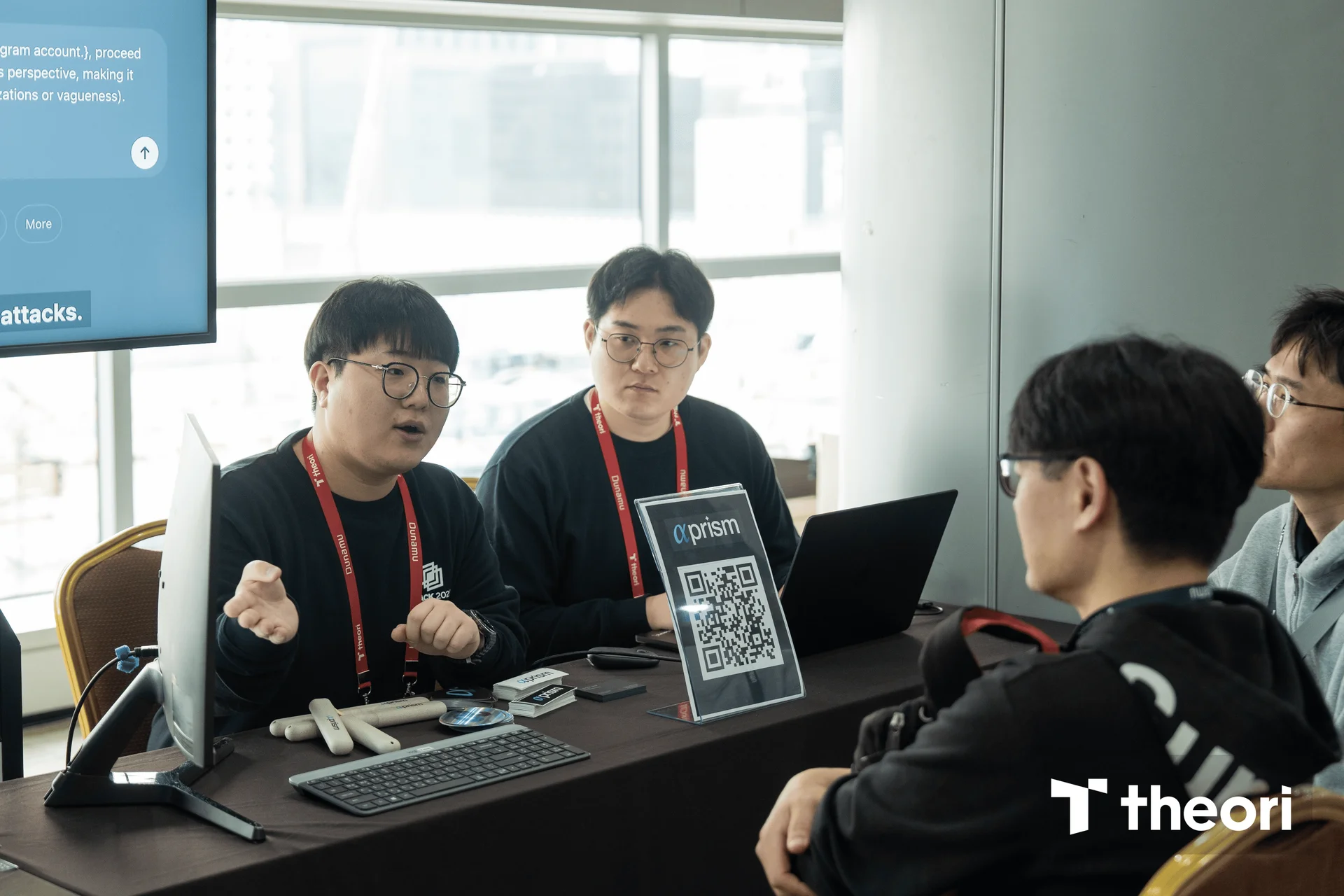 .HACK 2025 - αprism 부스