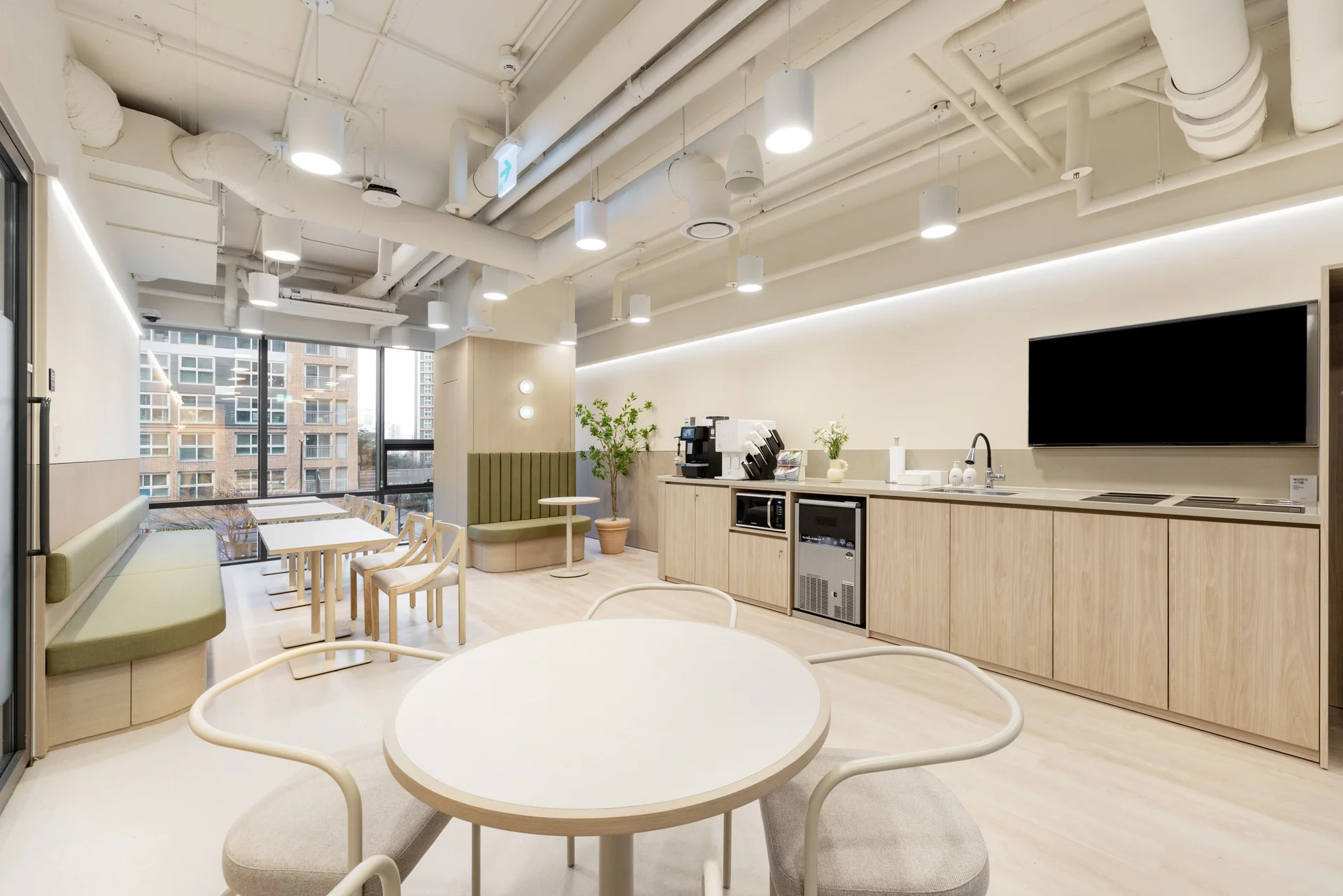 패스트파이브 마곡나루점 서브 라운지 전경