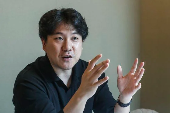 전재영 옴니어스 대표가 12일 서울 강남구 옴니어스 사무실에서 중앙일보와 인터뷰하고 있다. 김성룡 기자