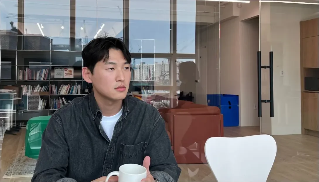TBR’s Jeong Wonseok discussing data-driven restaurant operations during an interview