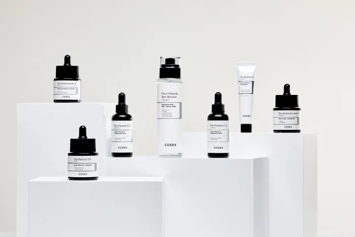 틱톡 마케팅을 성공적으로 진행한 글로벌 뷰티 브랜드 '코스알엑스'의 제품 라인 사진입니다.  