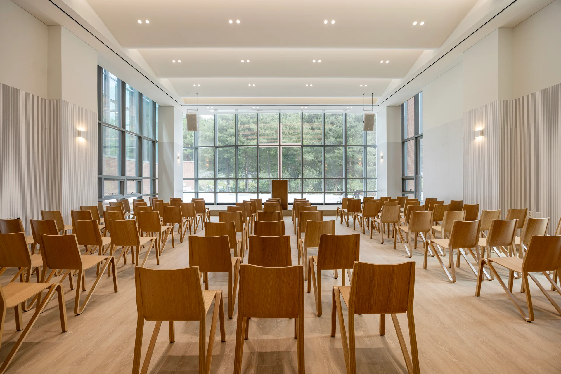 QTM 판교 신사옥 강당 내부