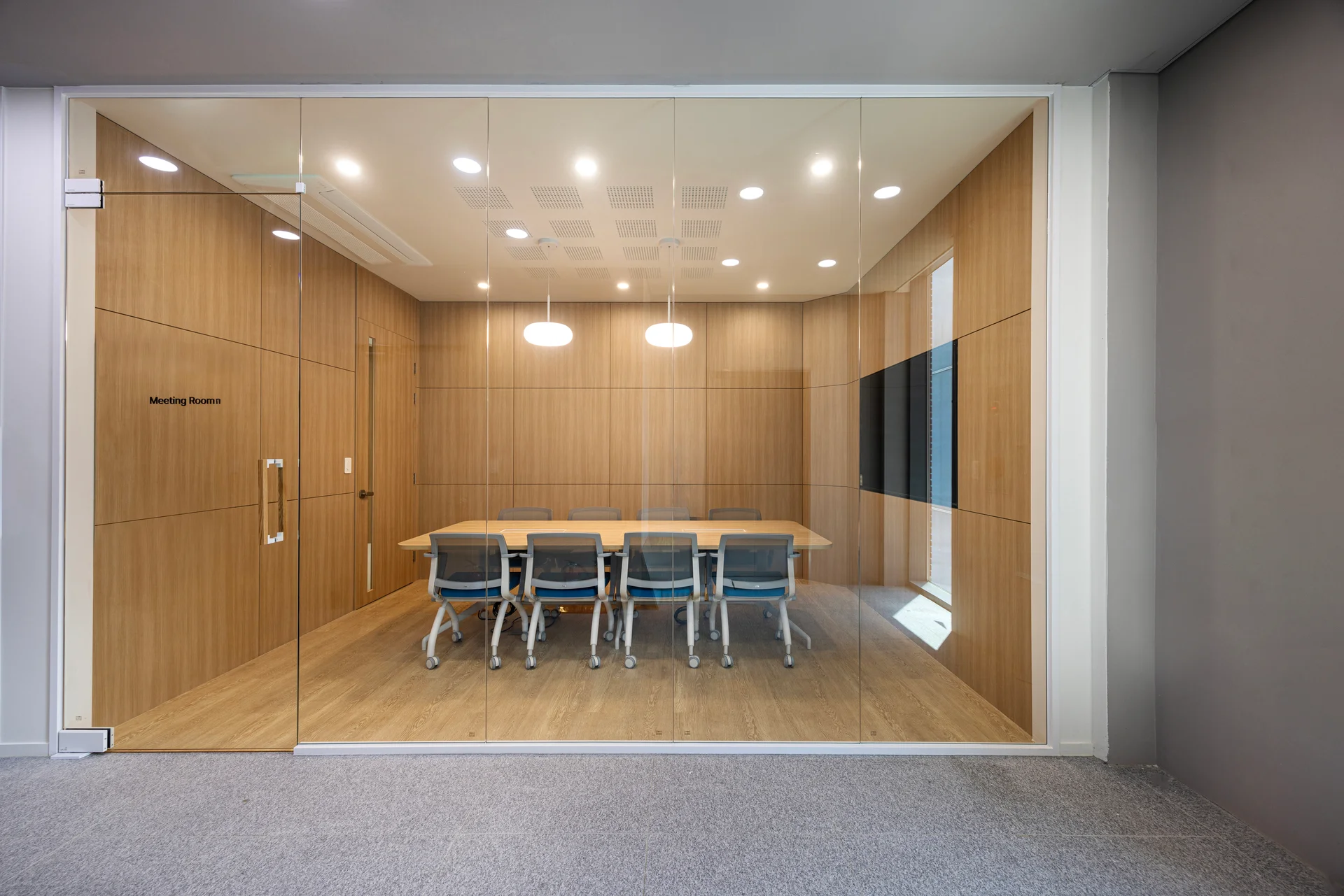 QTM 판교 신사옥 회의실