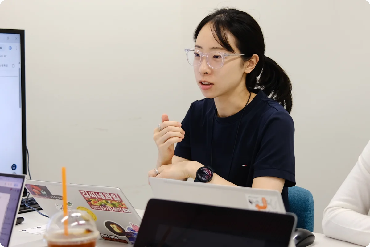 블룸에이아이와 인터뷰 중인 데스커 B2B 사업팀