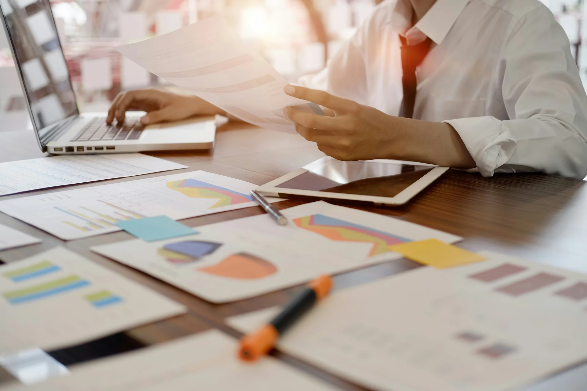 <img src="고객 피드백.jpg" alt="고객의 VOC 파악" />