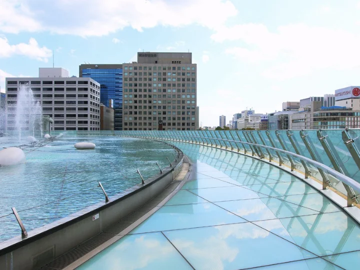 나고야 타워와 지근거리에 있는 오아시스 21! 옥상 정원에서 산책을 즐겨보세요.