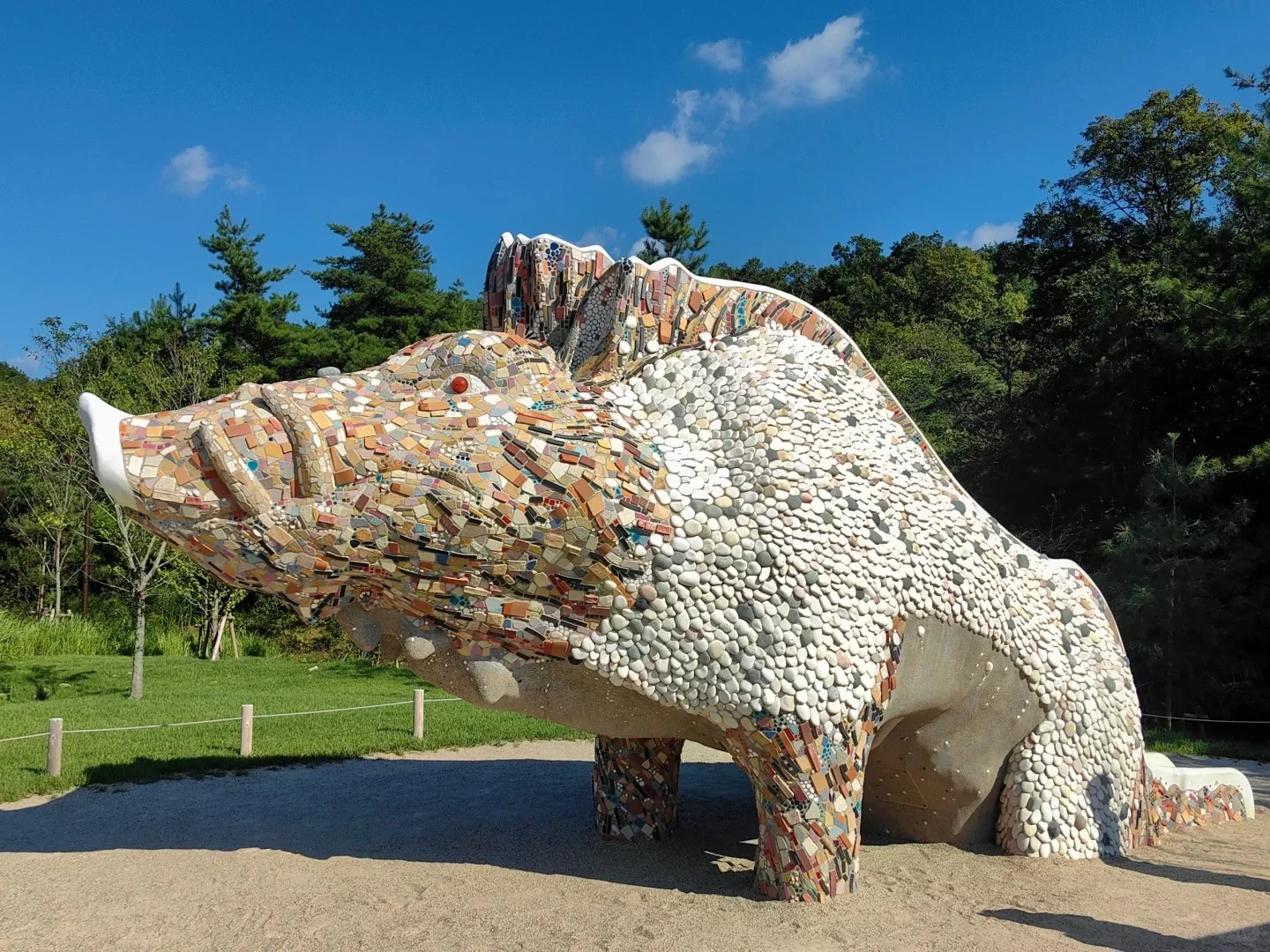 모노노케 히메를 보신 분들은 익숙한 옷코토누시(멧돼지 신) 입니다. 영화보다 덜 무섭게 나와서 좋아요.