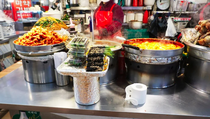 Mayak Kimbap in a market