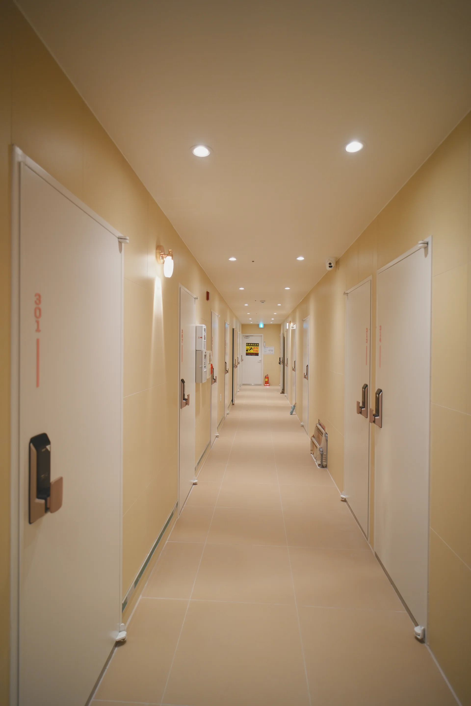 Enkostay stayhello indoor hallway