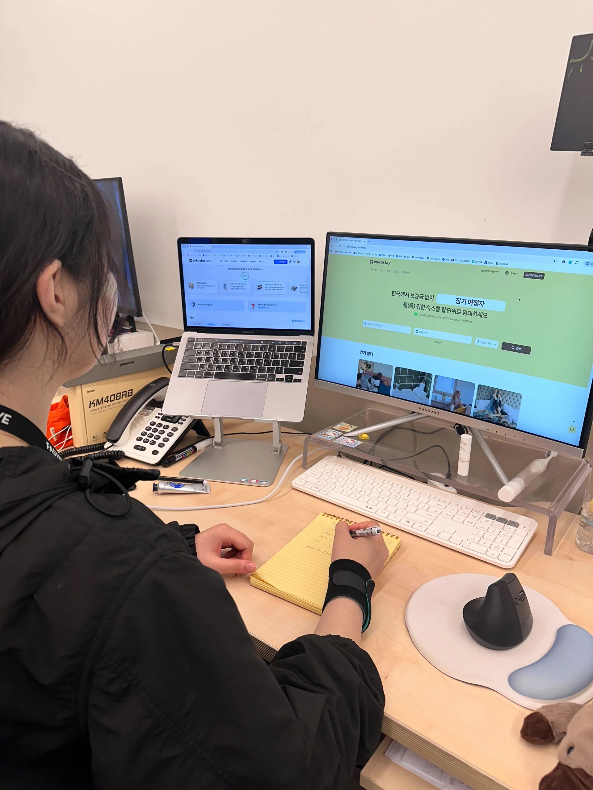 엔코스테이 CX/CS를 담당하고 있는 줄리