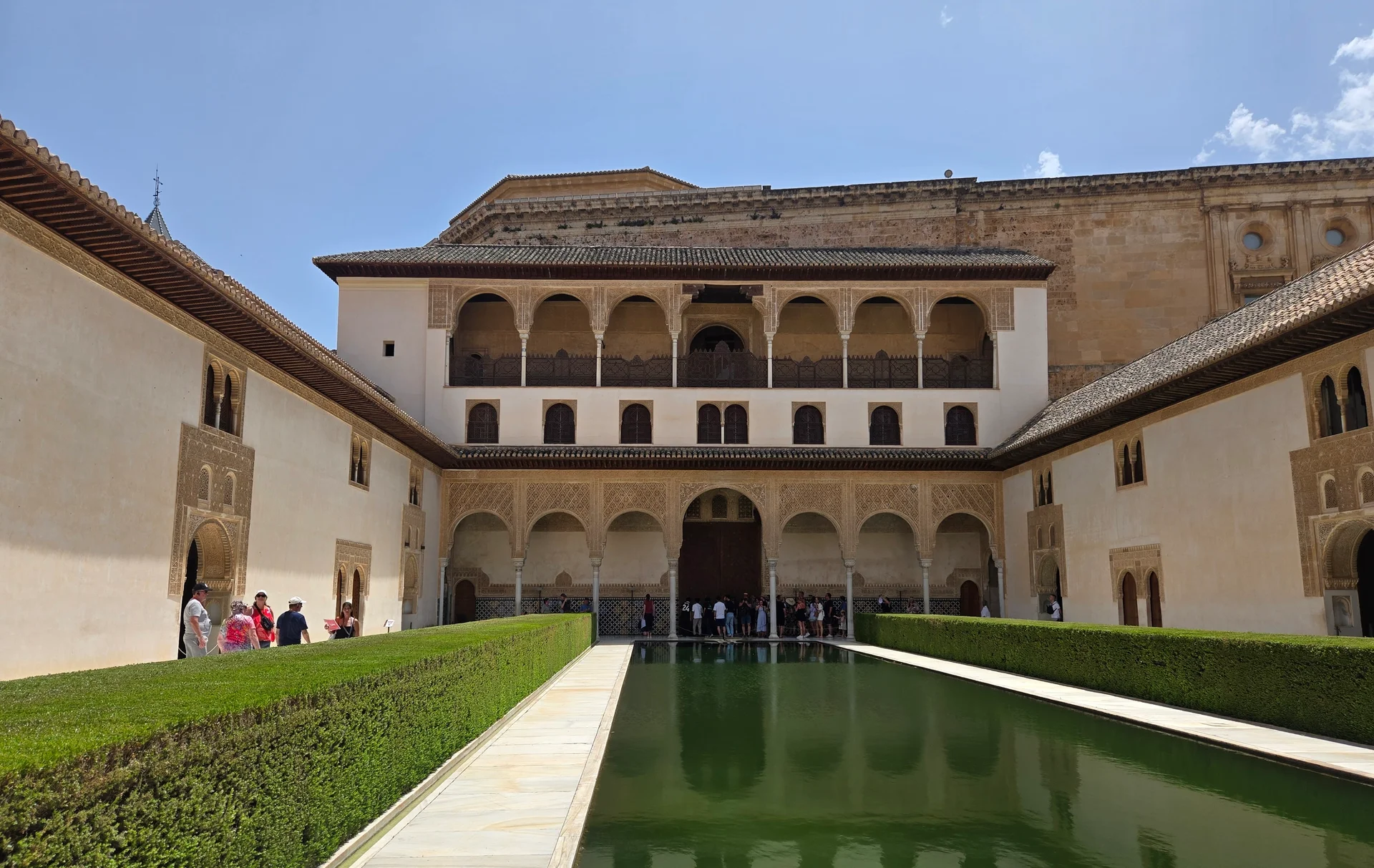 나스리 궁전 입장