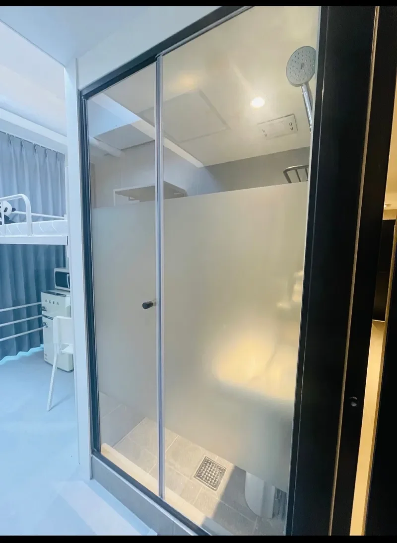 host kage's room tour image