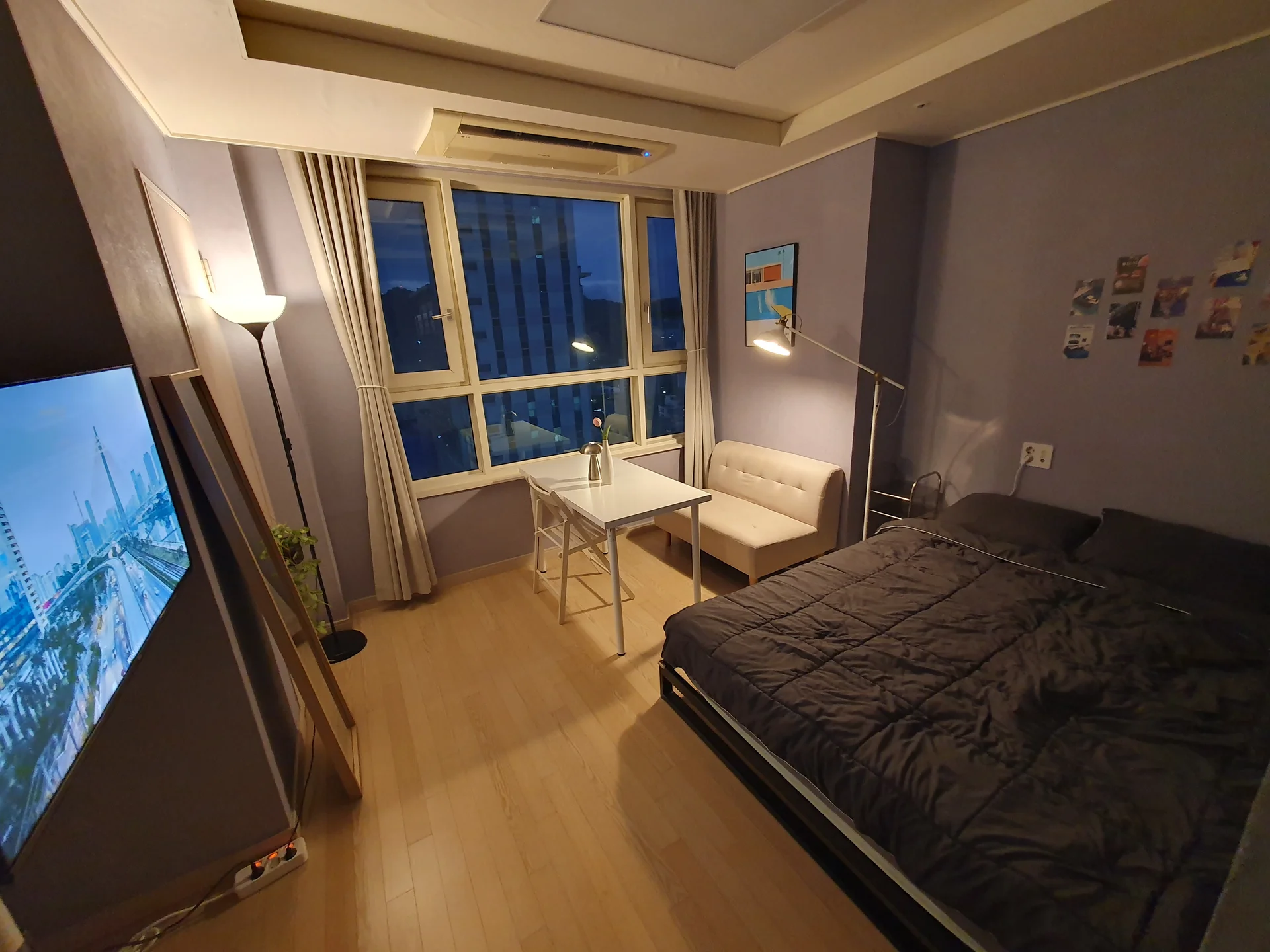 [1min to Ihwa Univ. Station] Cozy and Safe Studio