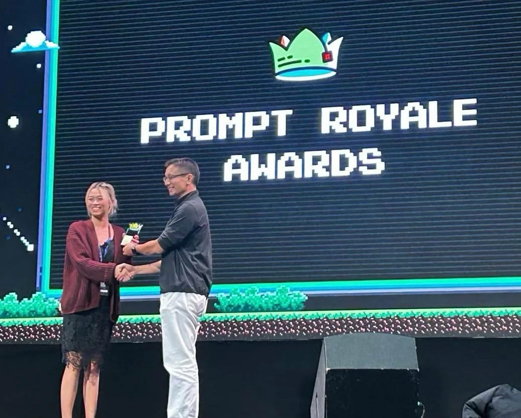 Sheila Teo가 2023년 싱가폴에서 열린  GPT-4 프롬프트 엔지니어링 대회에서 우승한 장면