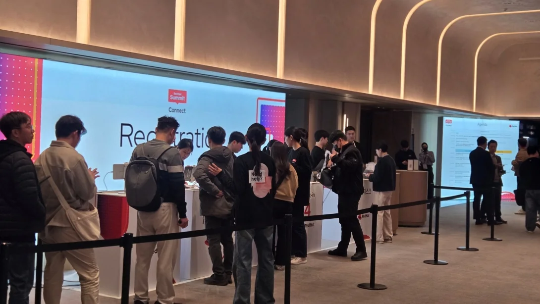 아침 일찍부터 많은 분들이 참석해주셔서 레드햇 서밋에 대한 높은 관심을 확인할 수 있었습니다.  