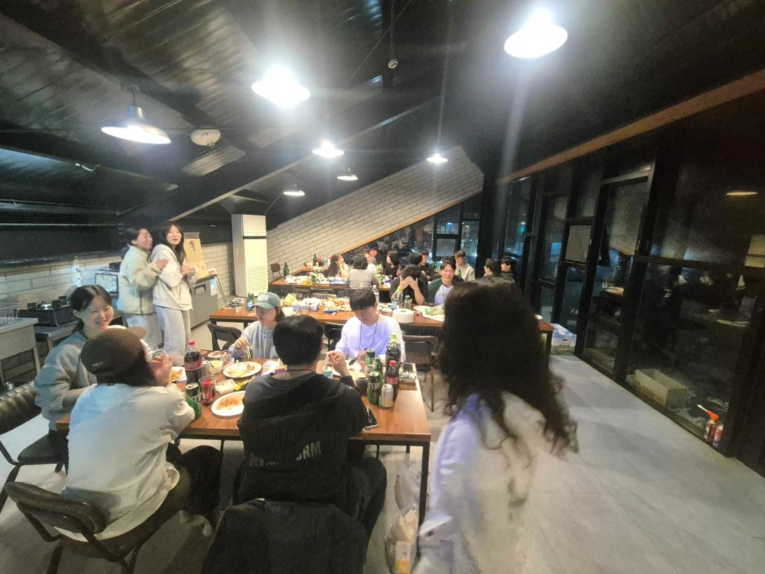 서로 많은 이야기들이 오고 간 워크숍의 밤입니다.