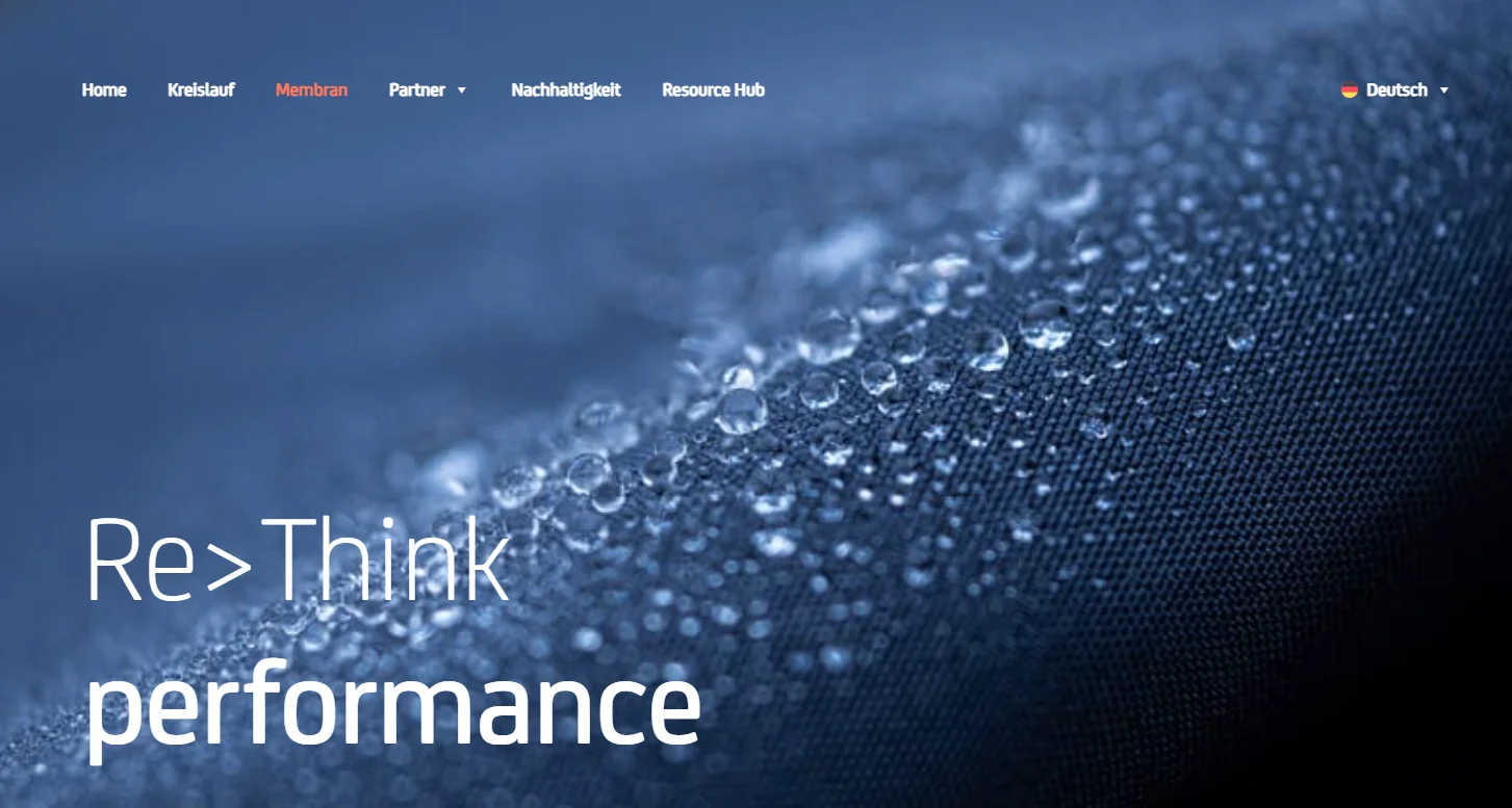 기능성 원단의 미래, 심파텍스(Sympatex)의 독보적인 무기공 멤브레인 기술과 지속 가능한 철학을 분석합니다. 방수·투습 성능부터 친환경 리사이클 시스템까지, 프리미엄 원단의 가치를 확인하세요.