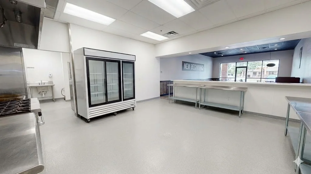 업소용냉장고폐기 후 깨끗하게 정리된 주방 모습, 새로운 시작을 위한 준비가 완료된 깔끔한 공간이랍니다.