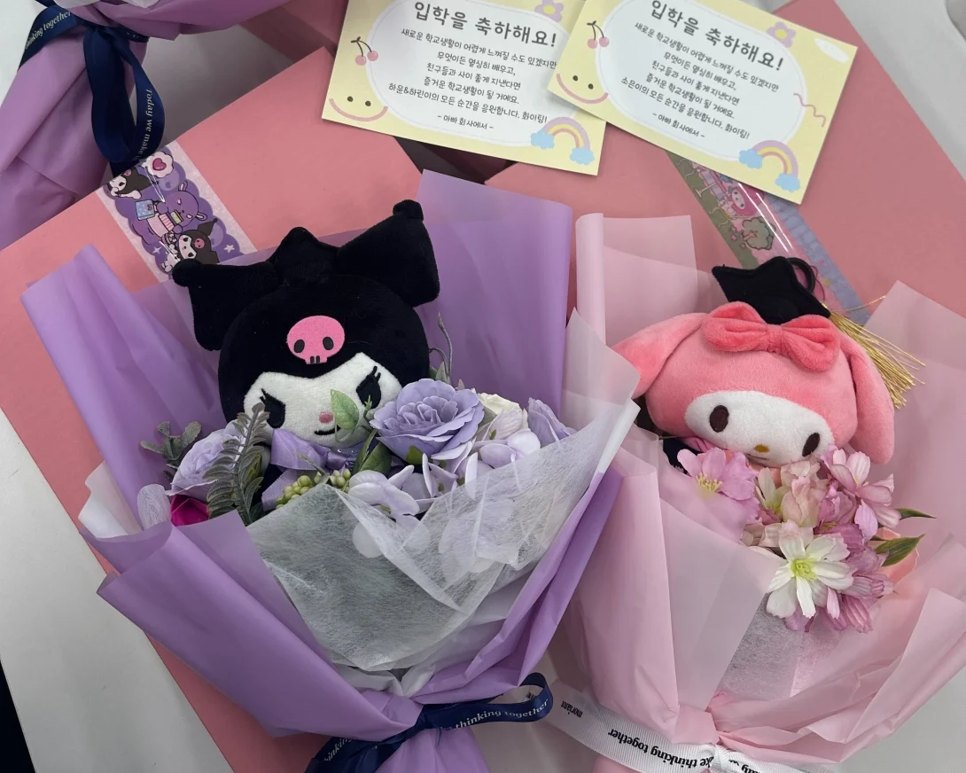 에스티씨랩은 올해 자녀분이 초등학교에 입학 예정인 직원분들께 입학 선물을 증정했습니다.