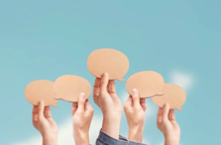 관련 회사가 실시간으로 견적을 제출하는 이미지