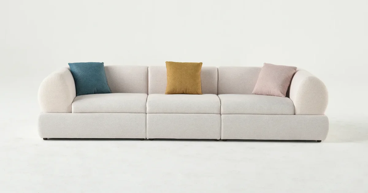 부클레 원단을 사용한 세라티 제임스 4인용 소파