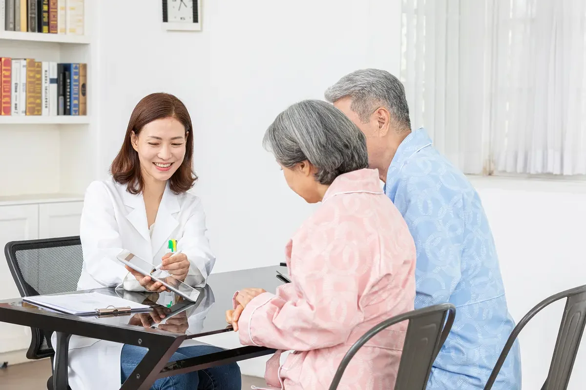 의료진 구성과 간호 등급 확인하기