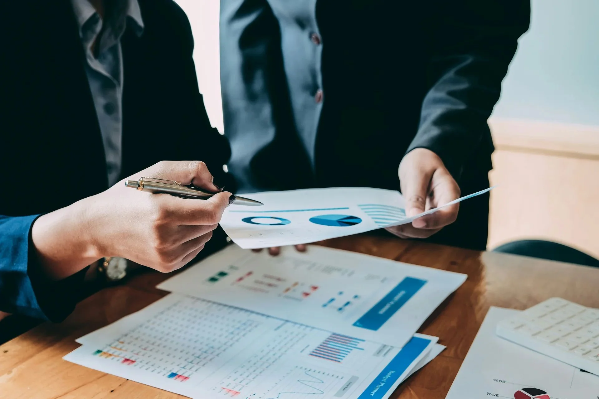 Market research best practices competitive analysis benchmark report