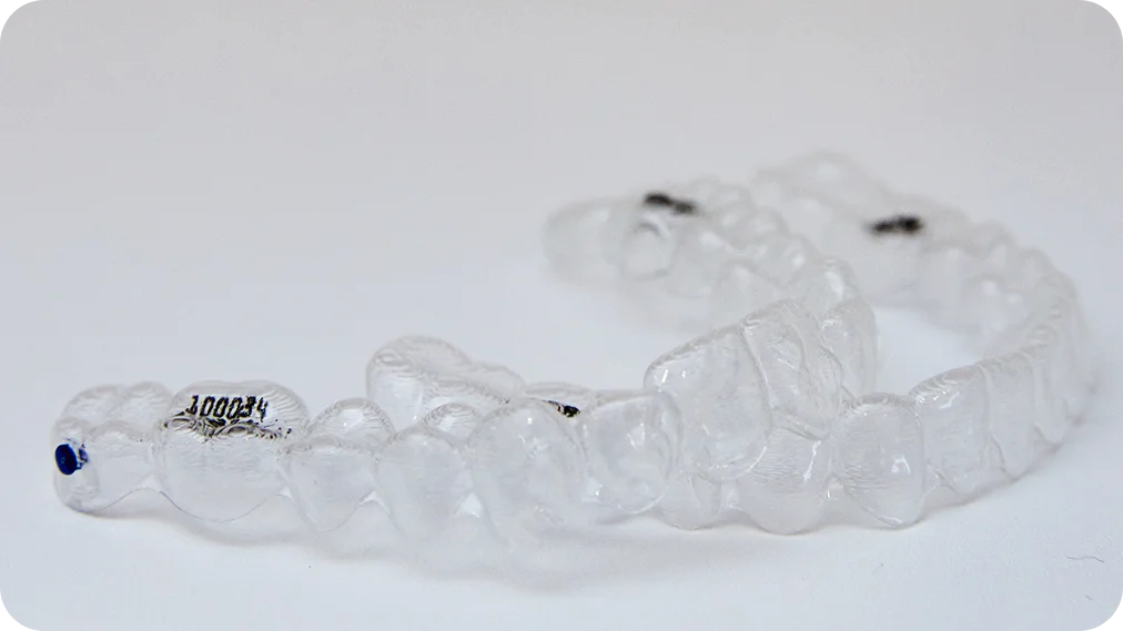 인비절라인 교정 장치