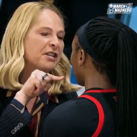 출처: GIPHY의 NCAA MARCH Madness 계정