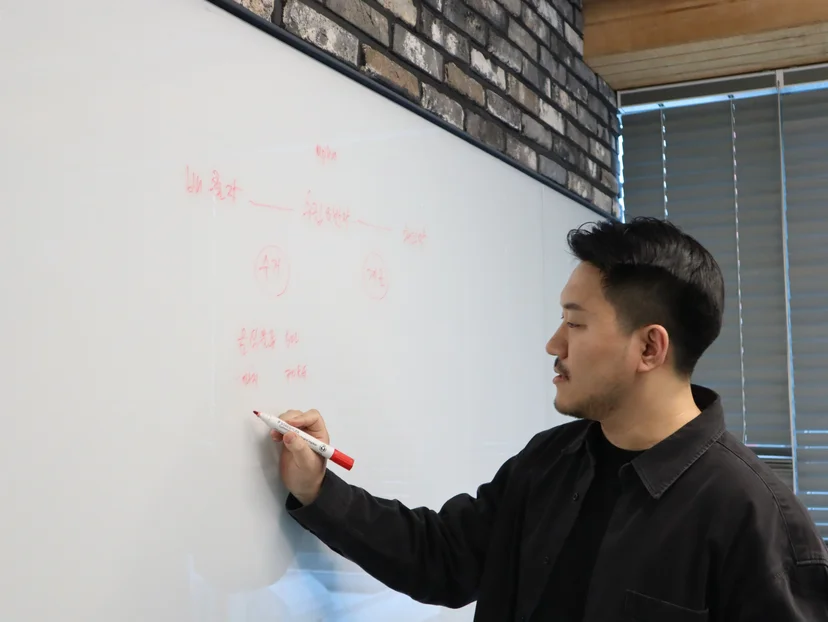 ESG 리포트에 대한 데이터팀의 인터뷰 모습
