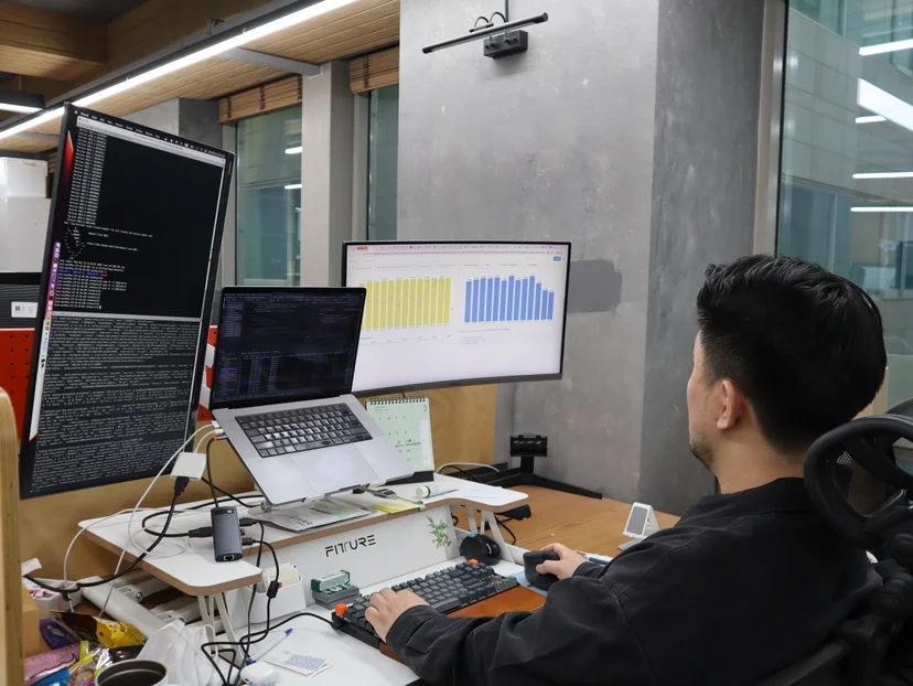 ESG 리포트에 대한 데이터팀의 인터뷰 모습