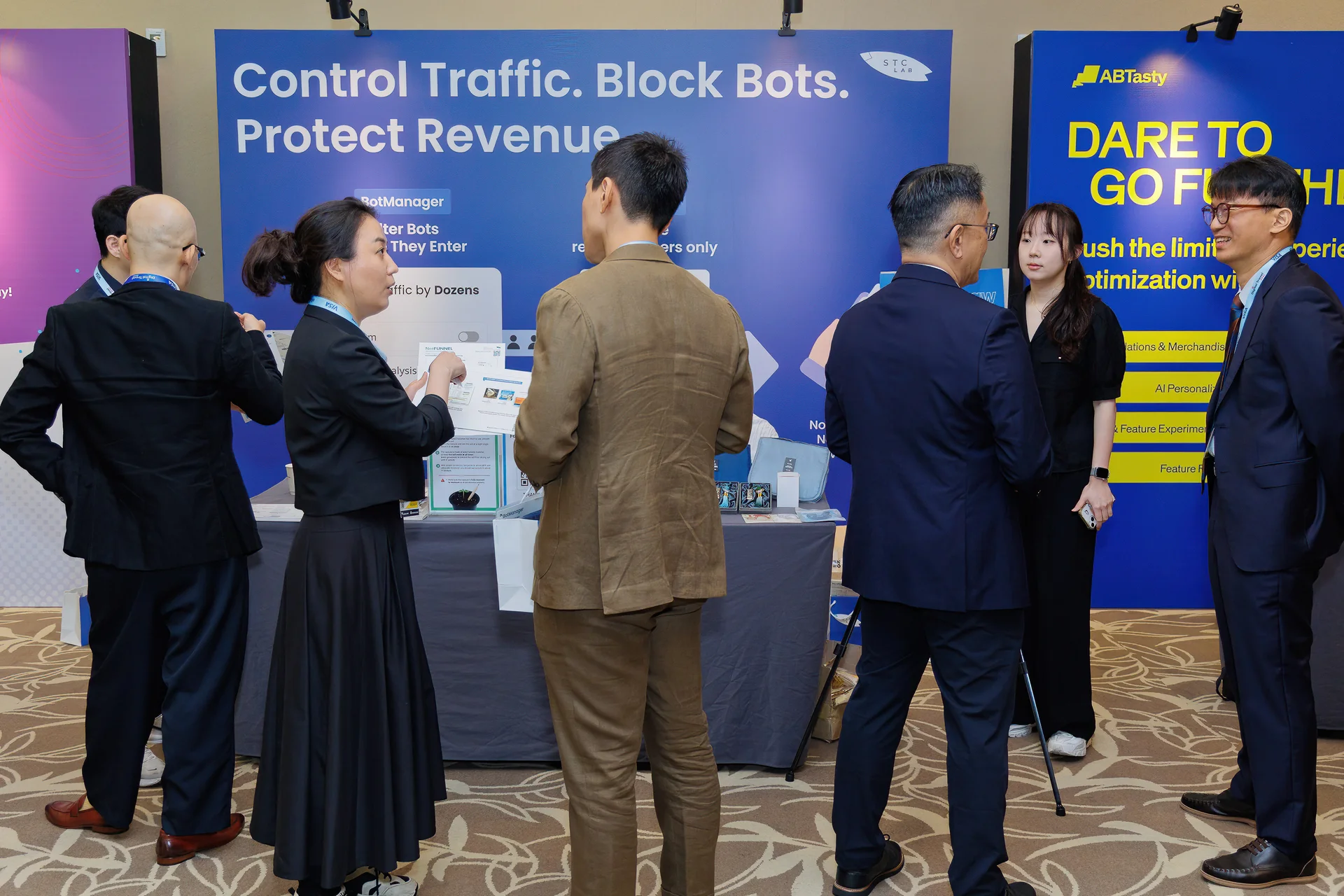 에스티씨랩은 여행 업계 이슈인 트래픽 폭증과 봇 어뷰징에 대한 솔루션을 소개했습니다.